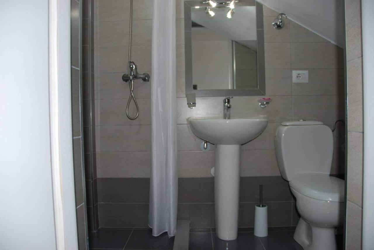 The Hill Apartment Sarande Exterior photo