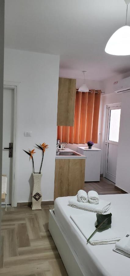 The Hill Apartment Sarande Exterior photo