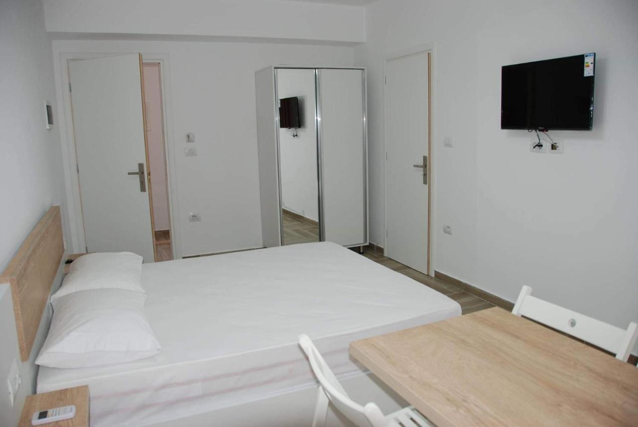 The Hill Apartment Sarande Exterior photo