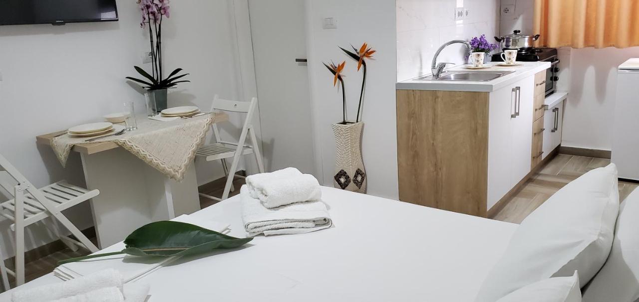 The Hill Apartment Sarande Exterior photo